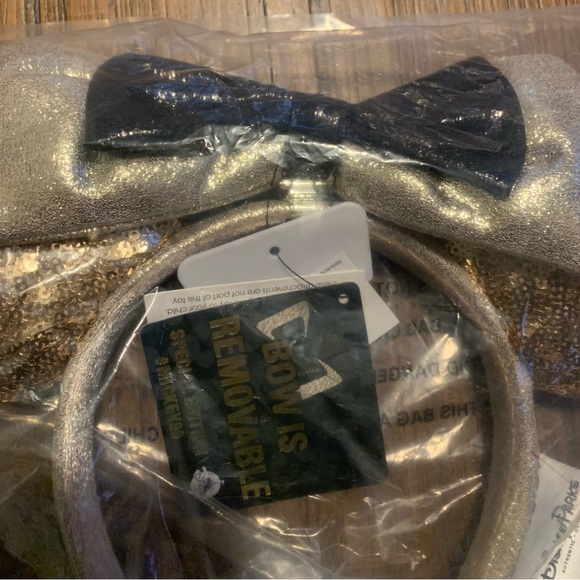 New 2018 Disney Parks Mickey Mouse 90th Years Gold Ears Headband Detachable Bow - Picture 7 of 10